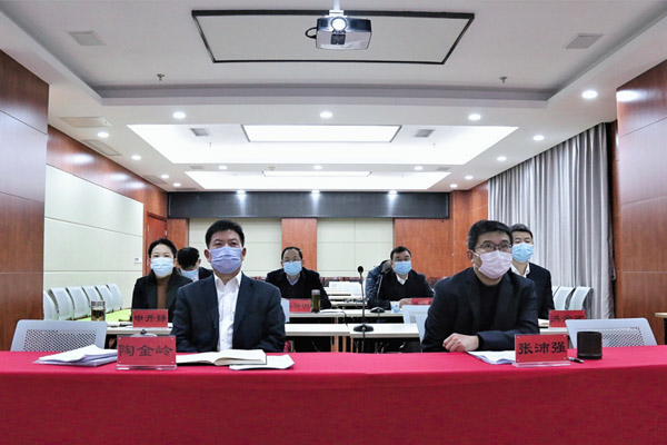 12.三川德青分会场参会人员认真聆听各项报告1